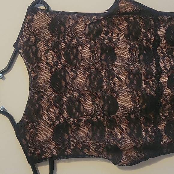 Caché Lace Top - Picture 3 of 7